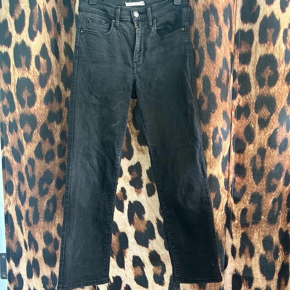 Black Levi’s 724 high rise waist denim jeans